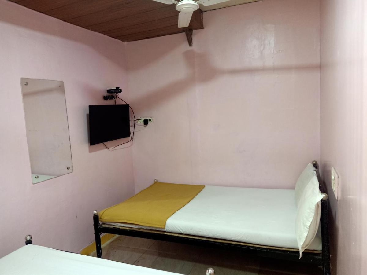 Hotel Central Inn Mumbai Room photo